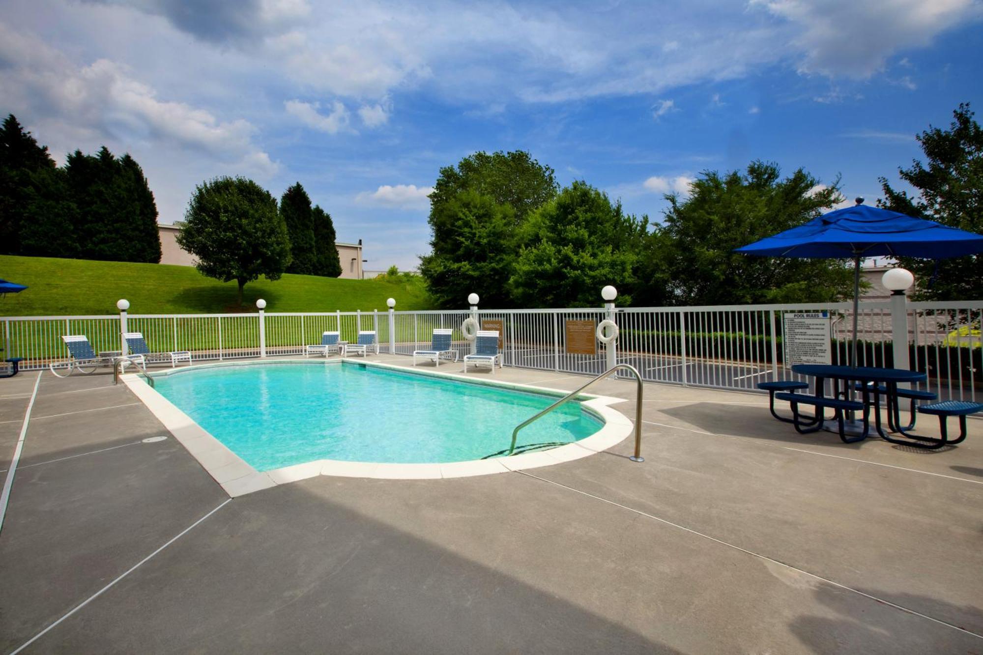 Four Points By Sheraton Charlotte/Pineville Bagian luar foto